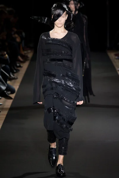 Look 32